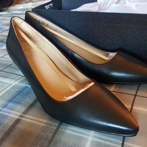 naturalizer gia pump